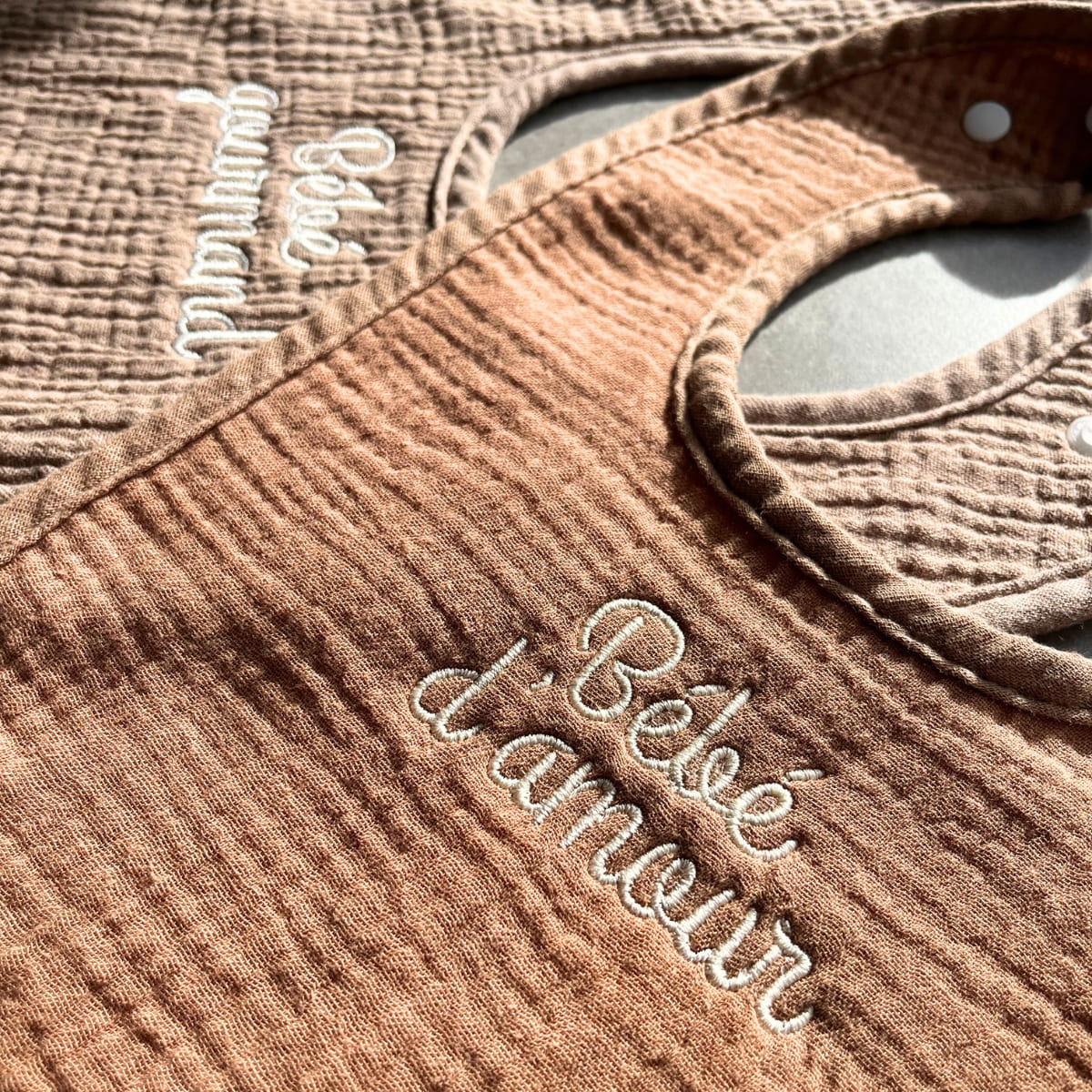 Bavoir enfant brodé personnalisé