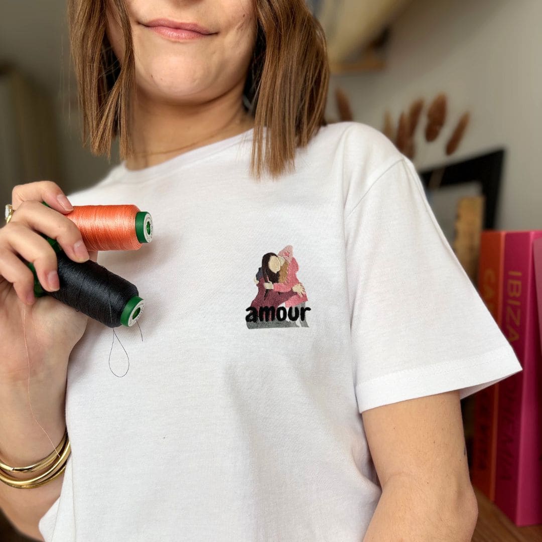 Broderie illustration remplissage avec mot intégré